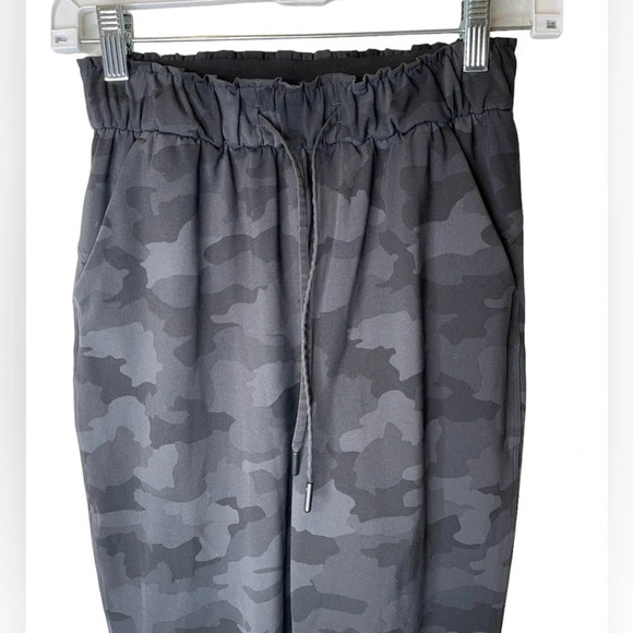 Lululemon Stretch High-Rise Jogger Full Length Black Camo Deep Coal Size Small - Picture 7 of 11